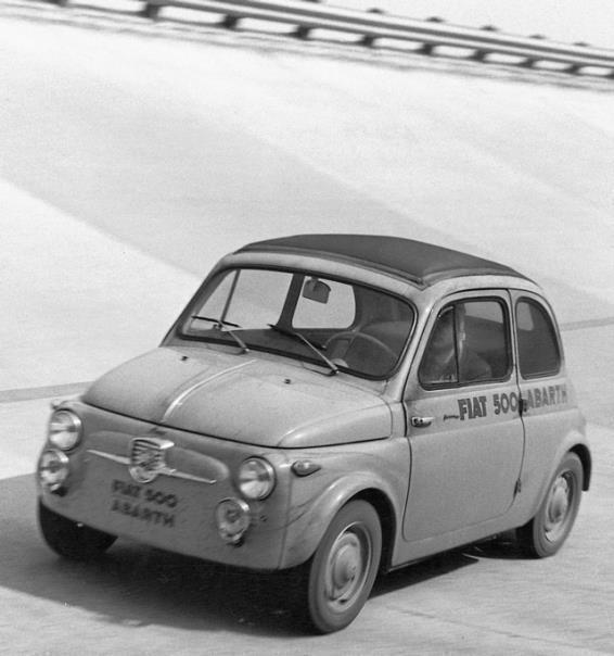 Fiat 500 Abarth auf Rekordfahrt in Monza (1958).  Foto: Auto-Medienportal.Net/FCA